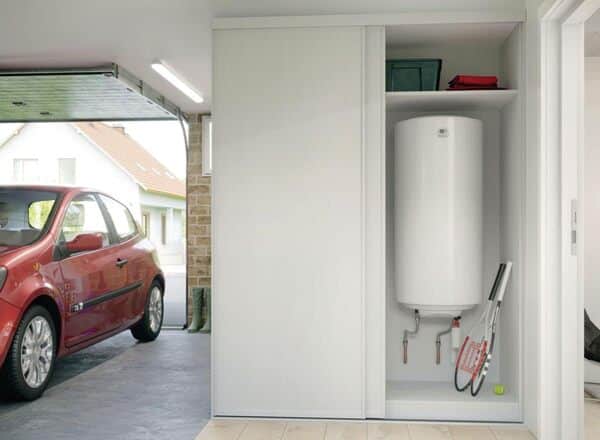 THERMOR, Chauffe-eau électrique Blanc Vertical Murale. Capacité : 100 Litres. Temps de chauffe : 5 h 13 min. Tension : 230 Mono, HxØ : 835 mmx513 mm. Poids : 32 kg. Idéal pour 2 adultes [Classe énergétique C]